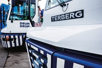 Sustainable logistics: DRUMDRUM adds Terberg YT233......