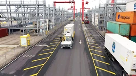 Terberg autonome terminal tractor succesvol getest tussen ander verkeer op terminal in Vlissingen