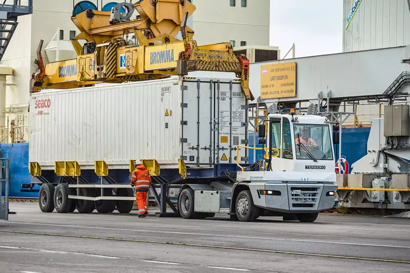 PORT TERMINAL TRACTORS