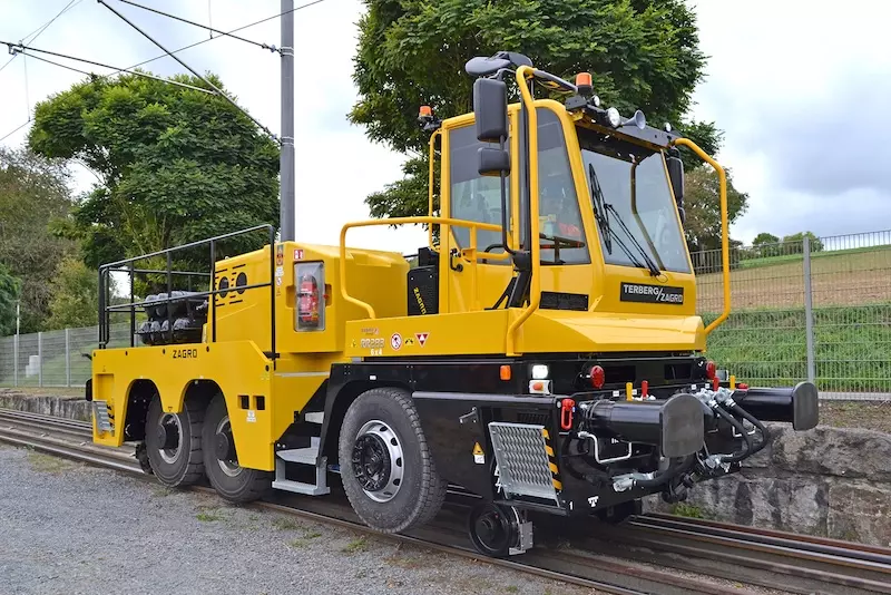 ROAD RAIL TRACTORS
